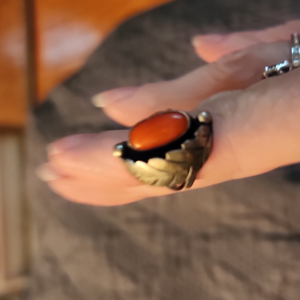 Arizona Navajo coral silver ring. - Picture 10 of 12